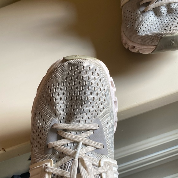 On Cloud clouswift grey and white tennis shoes size 8.5 - Picture 12 of 14